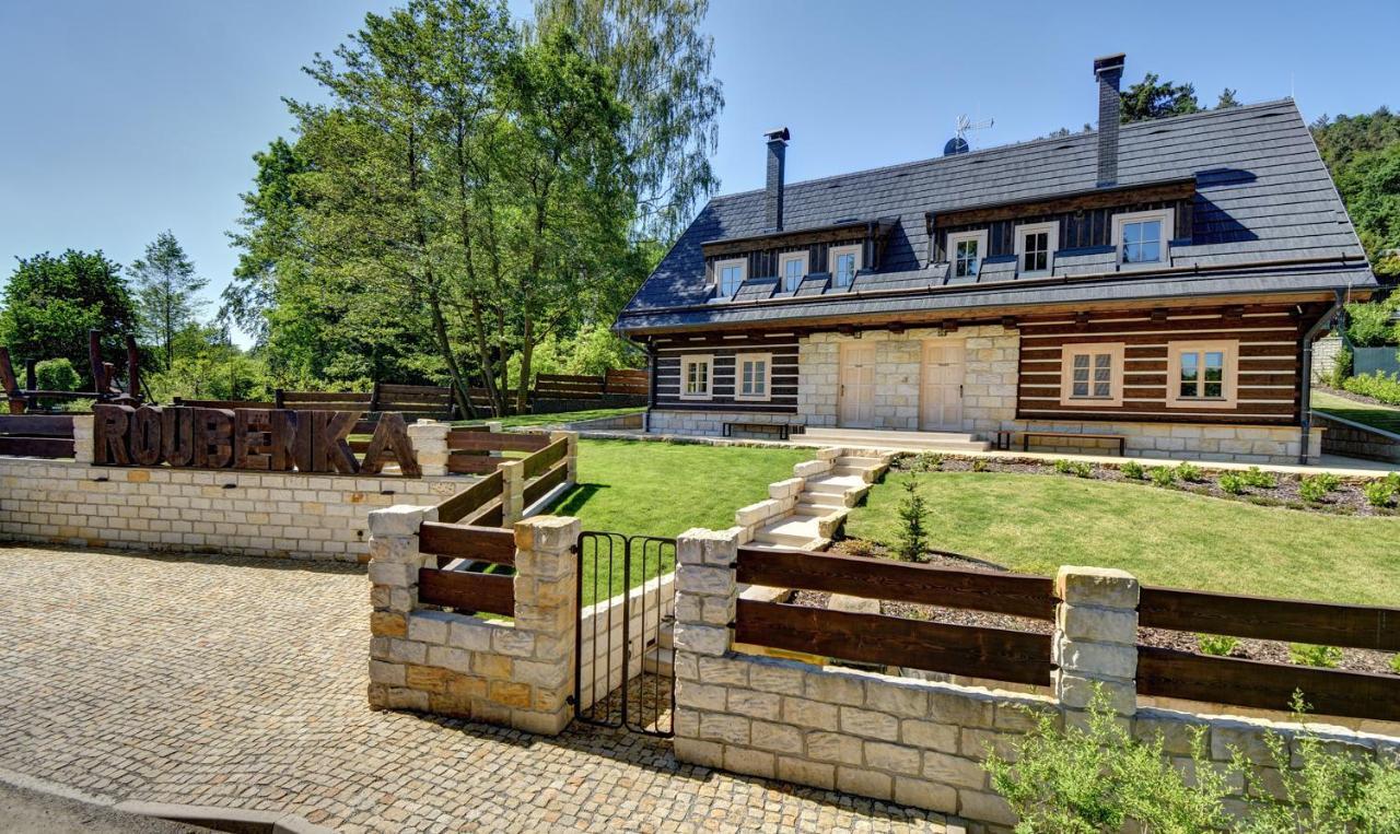 Roubenka Pod Troskami Apartamento Ktova Exterior foto