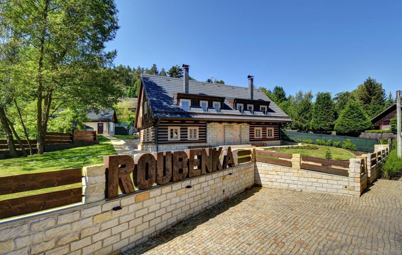 Roubenka Pod Troskami Apartamento Ktova Exterior foto