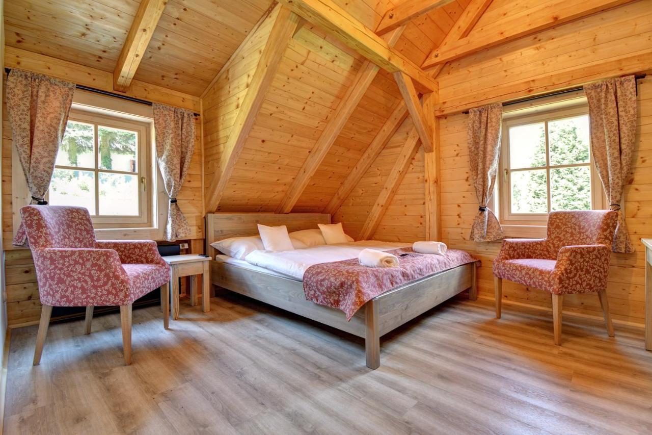 Roubenka Pod Troskami Apartamento Ktova Exterior foto